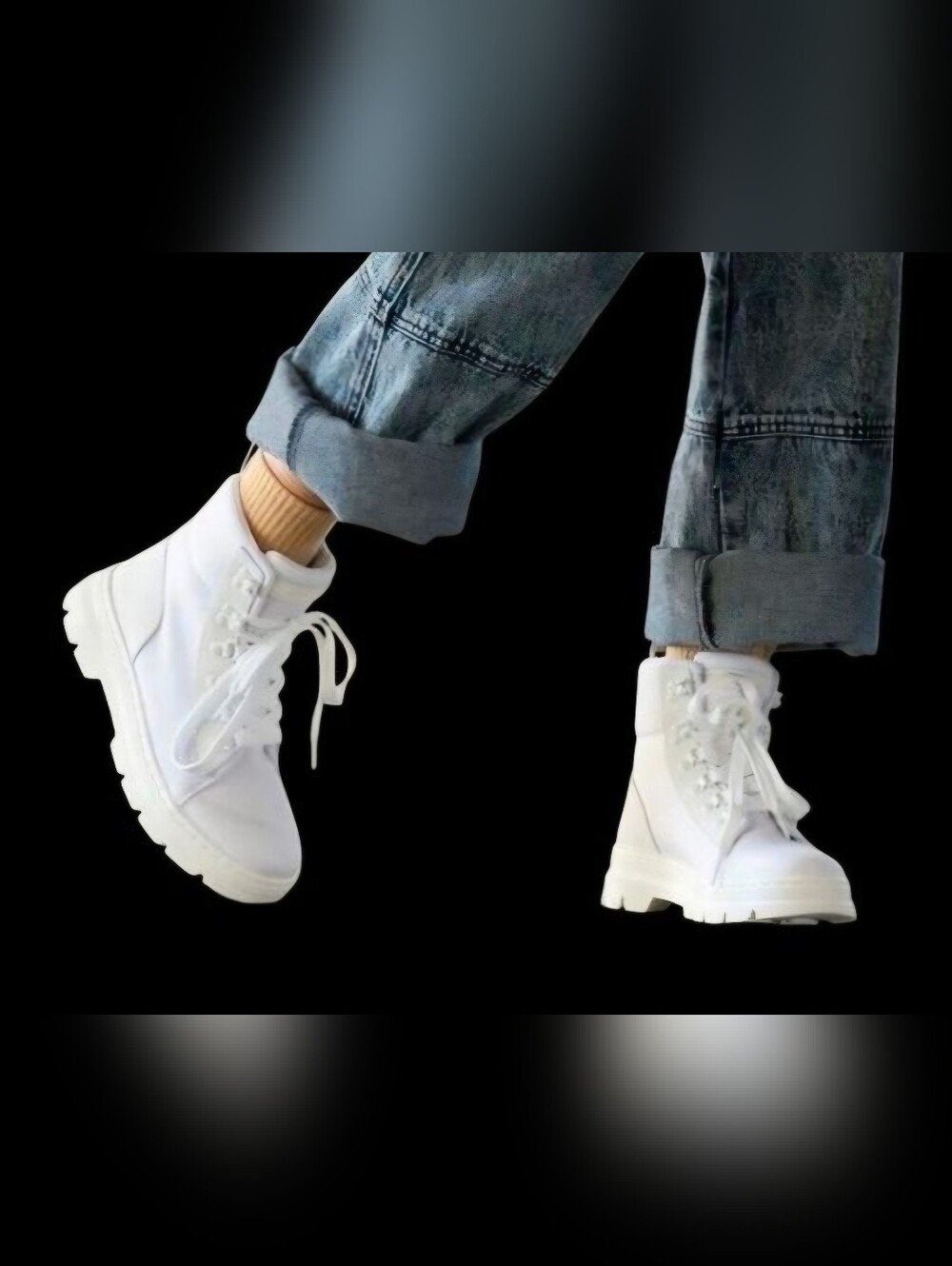 NWOB!! Dr Martens COMBS Chunky White Canvas Hiker Boot. Size 8
